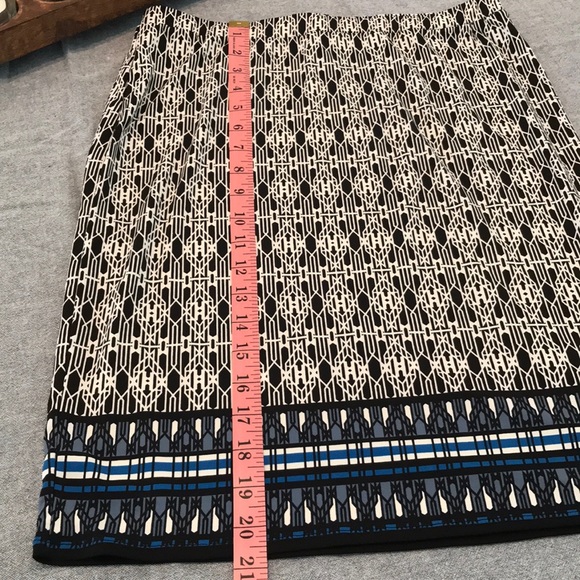 Max Studio Skirt - Picture 2 of 6